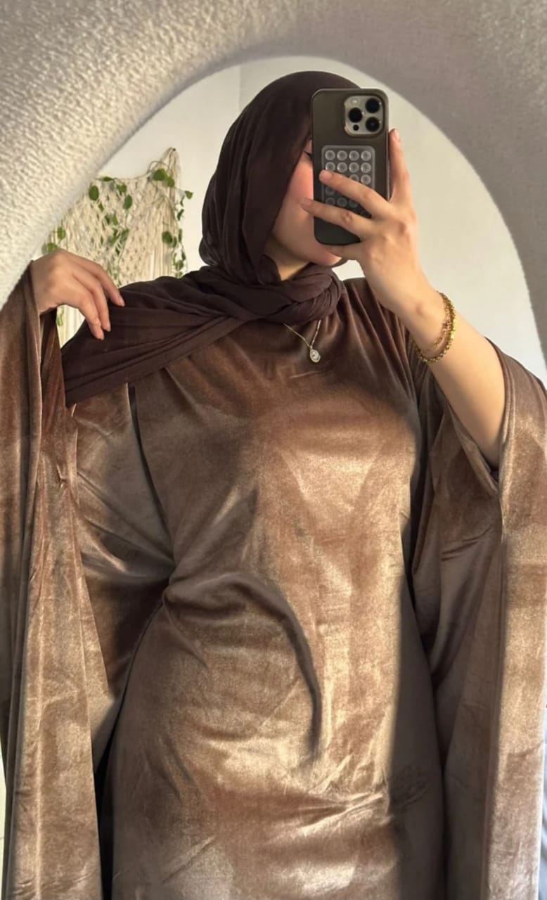 عباية "فراشة " – أناقة شتوية بلمسة ساحرة