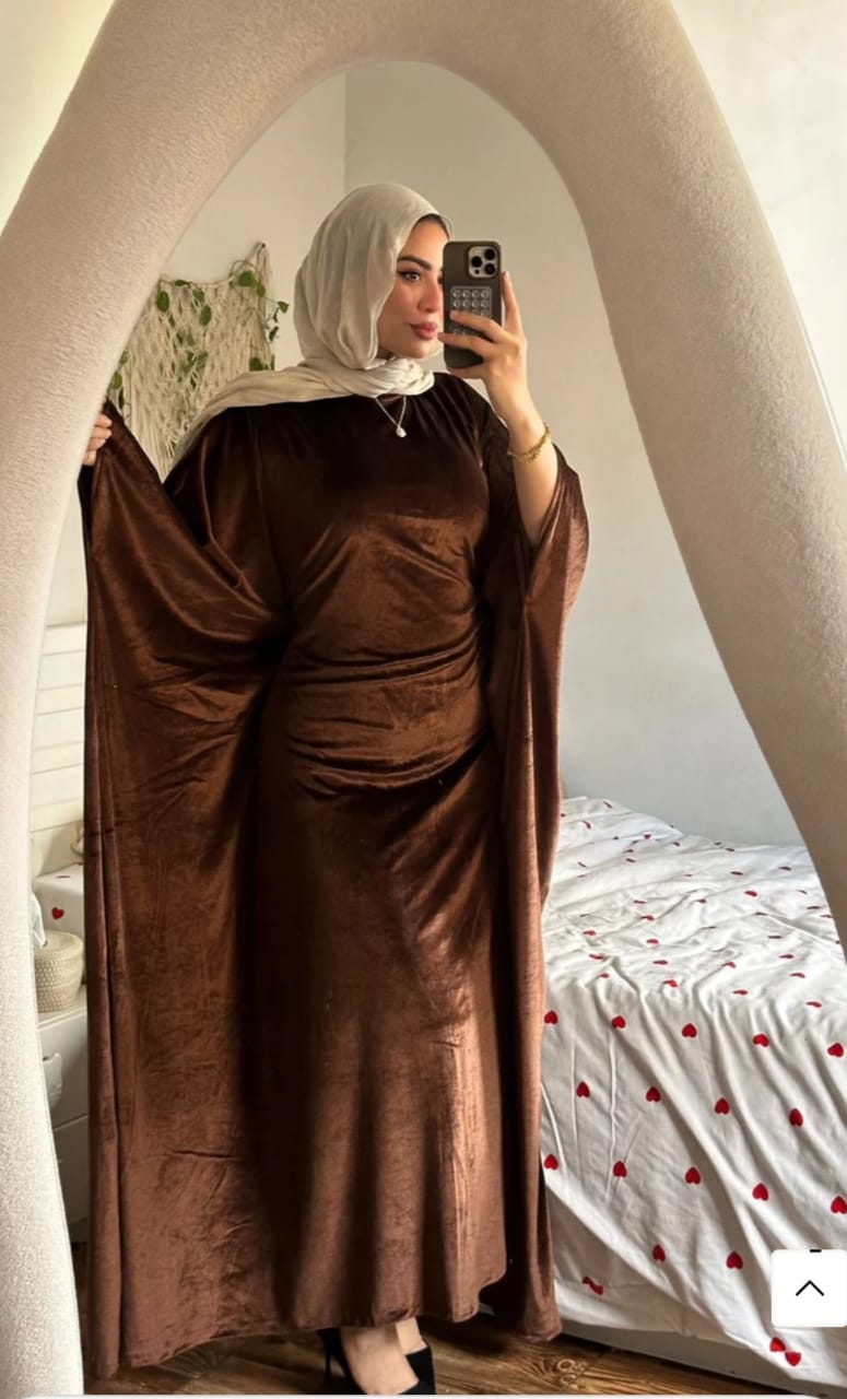 عباية "فراشة " – أناقة شتوية بلمسة ساحرة